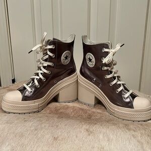 Chuck Taylor 70 De Luxe Heel - metallic.  Size 8.5